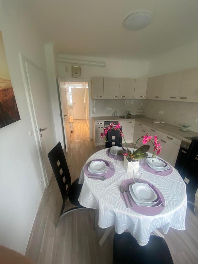 Appartamento Einfamillienhaus Rustenfeld Esterno foto